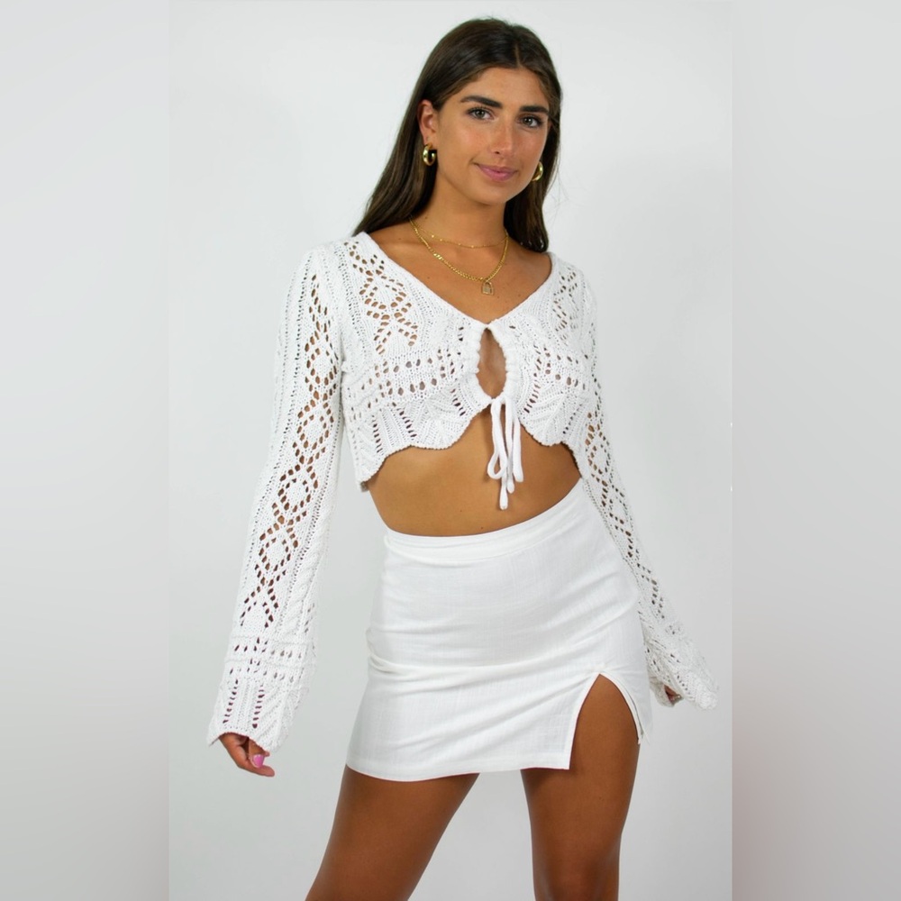 Grey Bandit Pacific Coast Top in White Size Medium